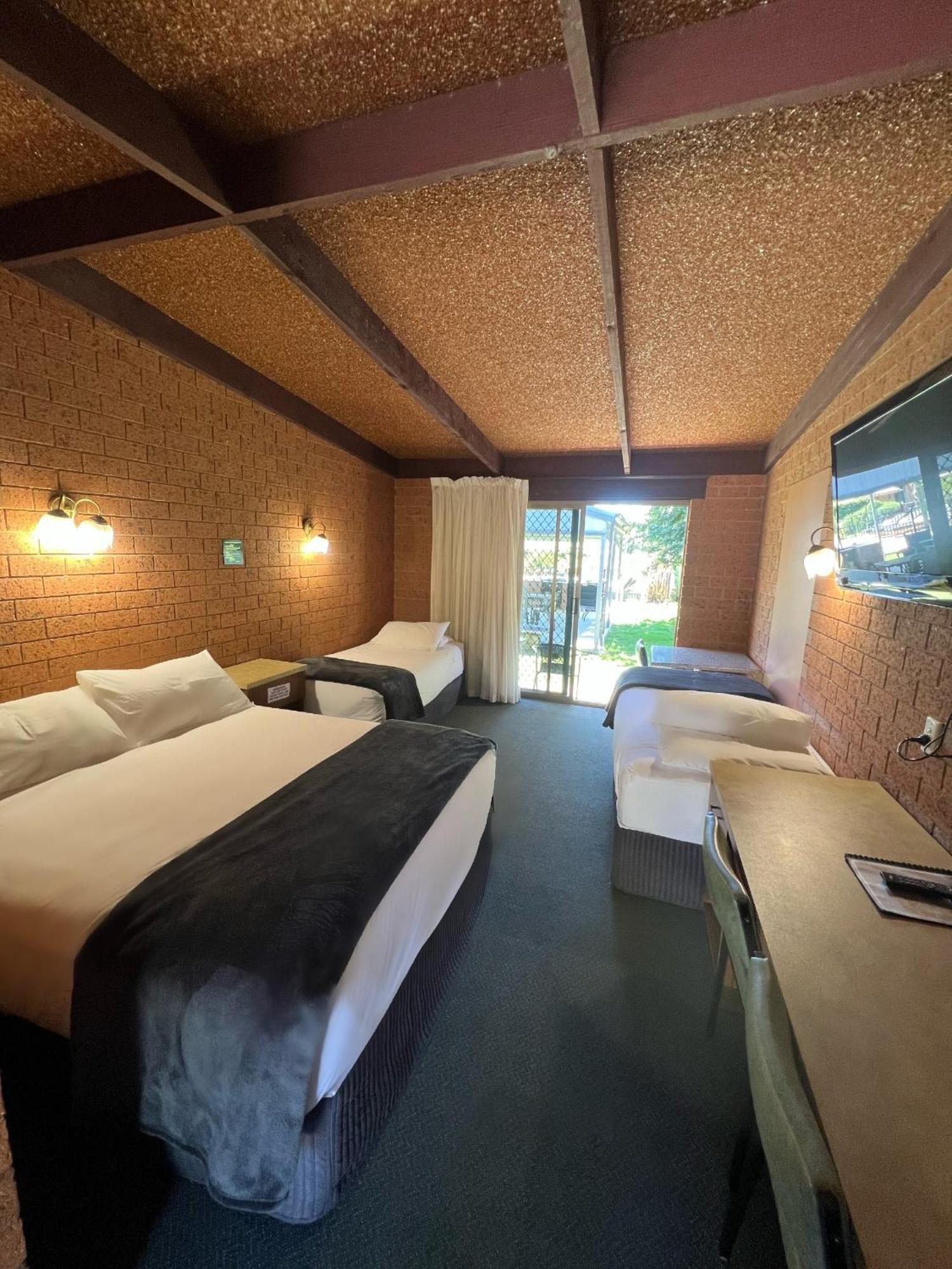 Alexandra Motor Inn Екстер'єр фото