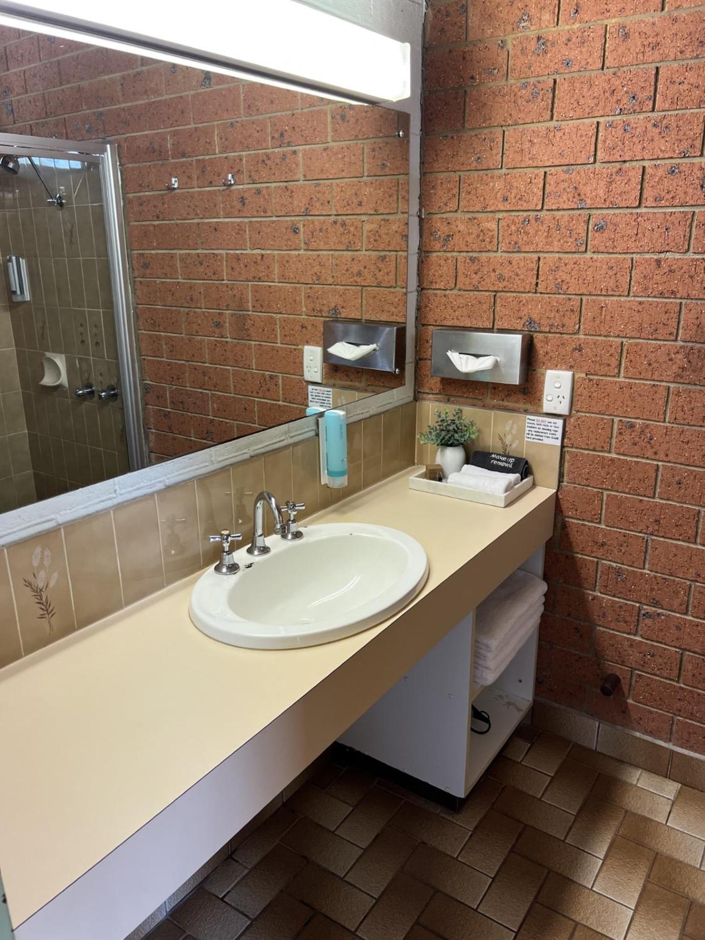 Alexandra Motor Inn Екстер'єр фото